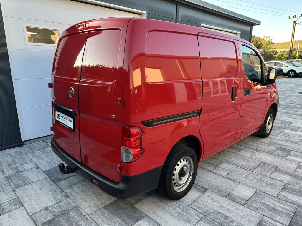 Nissan NV200