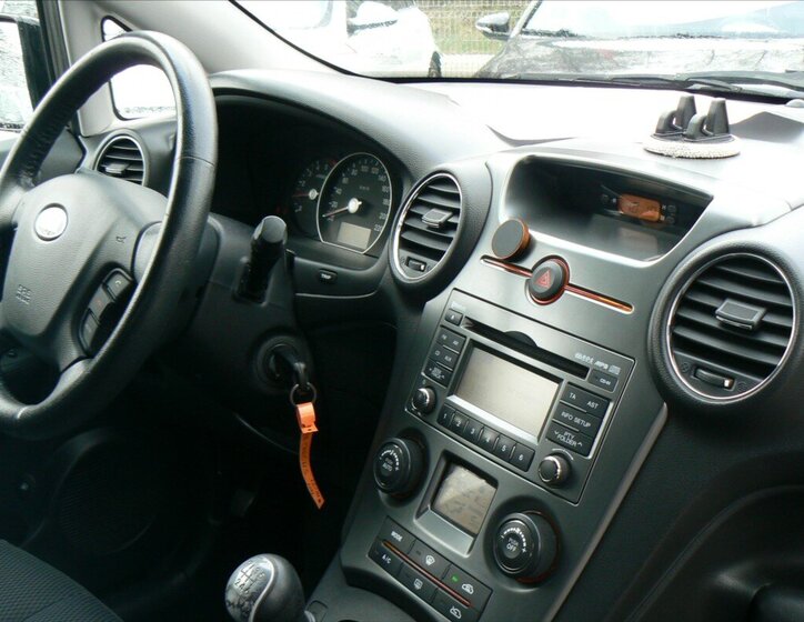 KIA Carens Hatchback 1,6 l 94 kw