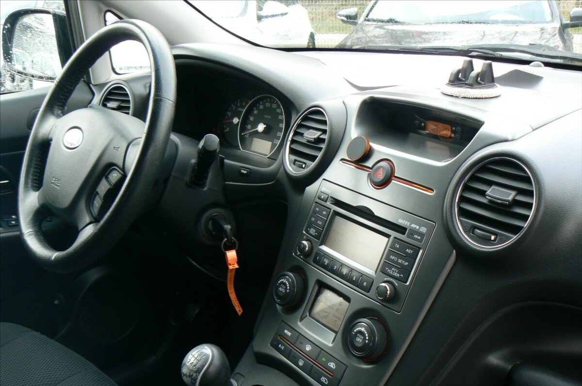 KIA Carens Hatchback 1,6 l 94 kw