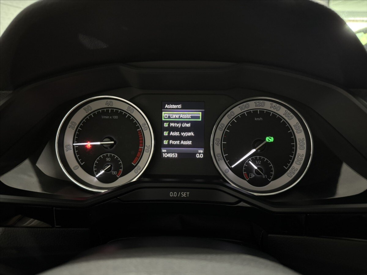 Škoda Superb Sedan / Limuzína 2,0 l 206 kw