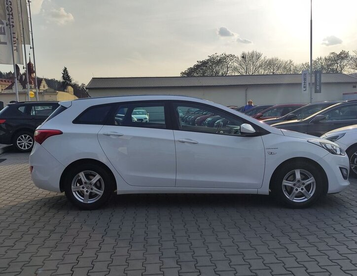 Hyundai i30 Kombi 1,6 l 81 kw