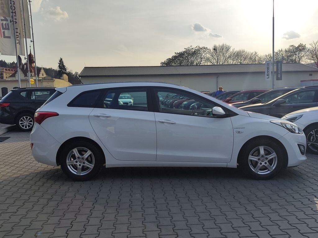 Hyundai i30 Kombi 1,6 l 81 kw