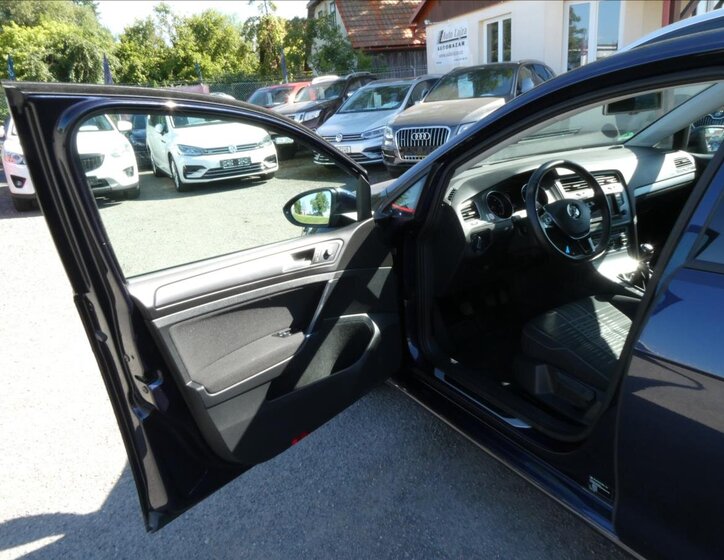 Volkswagen Golf Kombi 2,0 l 110 kw