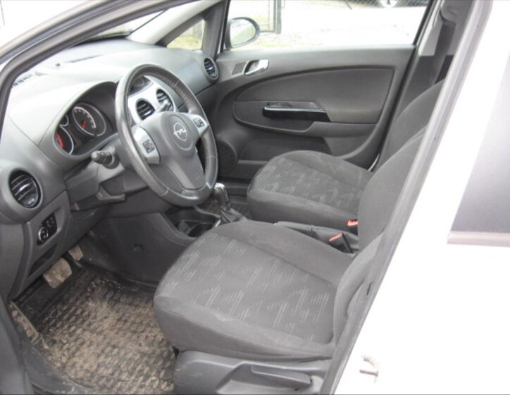 Opel Corsa Hatchback 1,4 l 74 kw