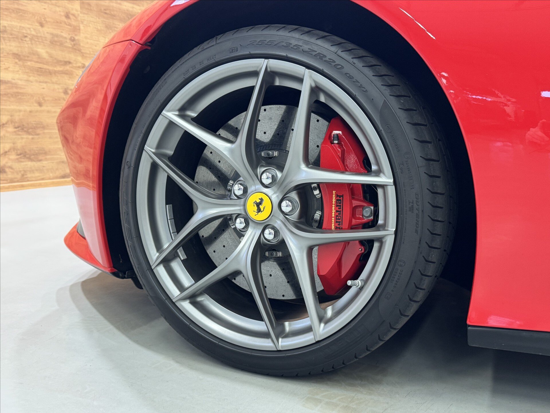 Ferrari F12 Berlinetta Kupé 6,3 l 541 kw