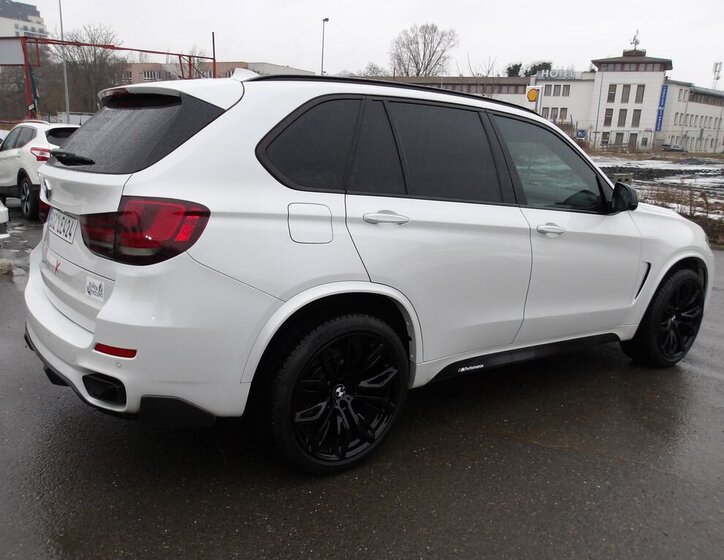 BMW X5 SUV 3,0 l 280 kw