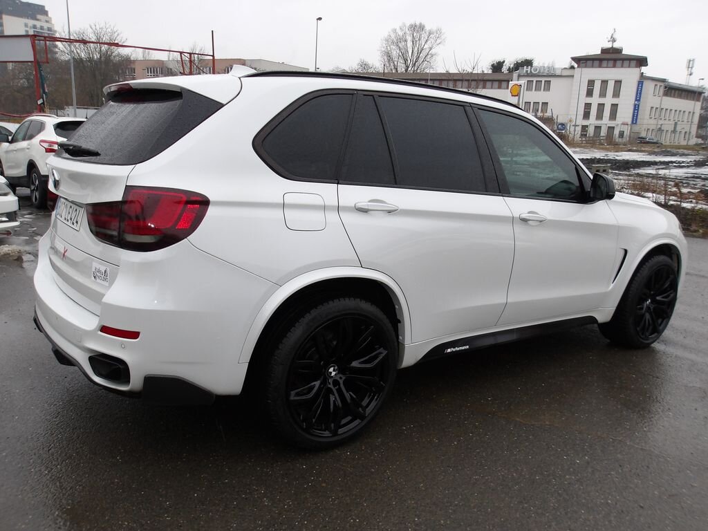 BMW X5 SUV 3,0 l 280 kw
