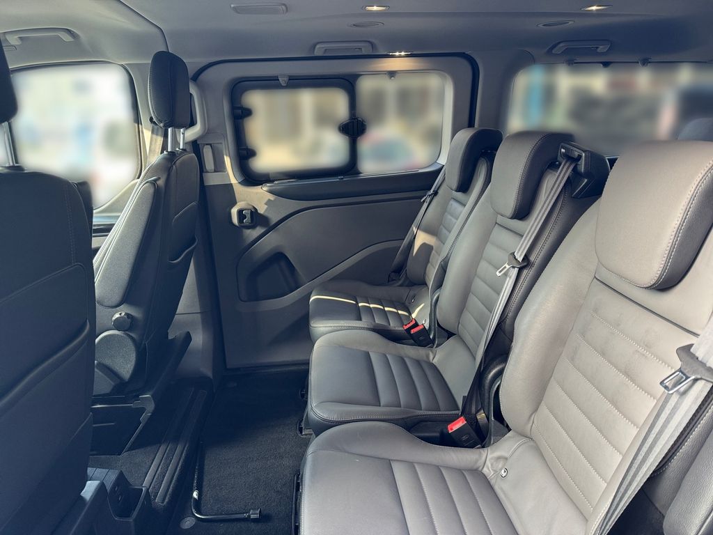 Ford Tourneo Custom Kombi 2,0 l 96 kw