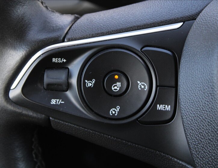 Opel Grandland X SUV / Terénní 1,5 l 96 kw