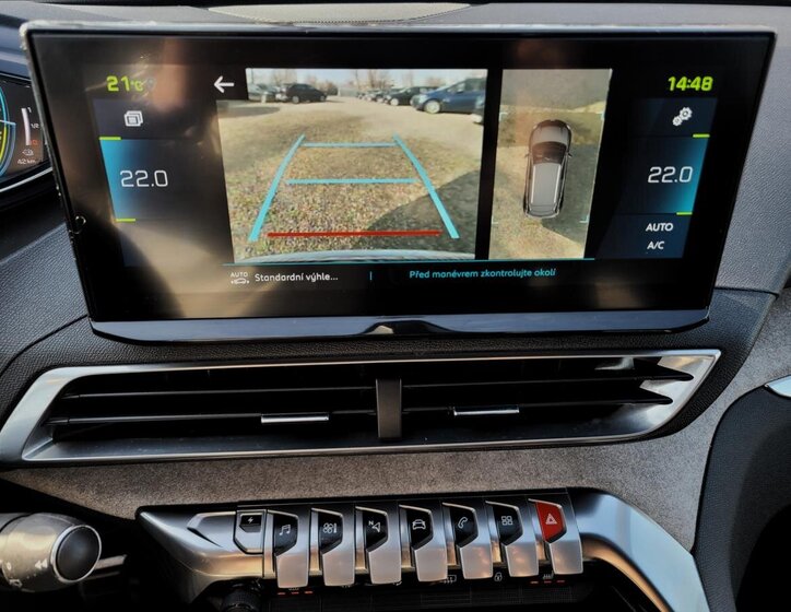 Peugeot 3008 SUV 1,6 l 133 kw