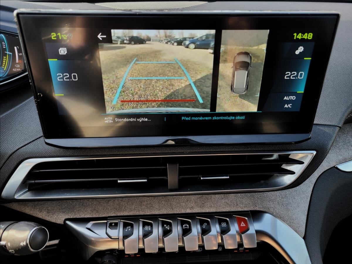 Peugeot 3008 SUV 1,6 l 133 kw