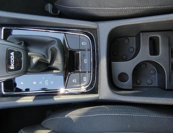 Škoda Karoq SUV / Terénní 1,5 l 110 kw