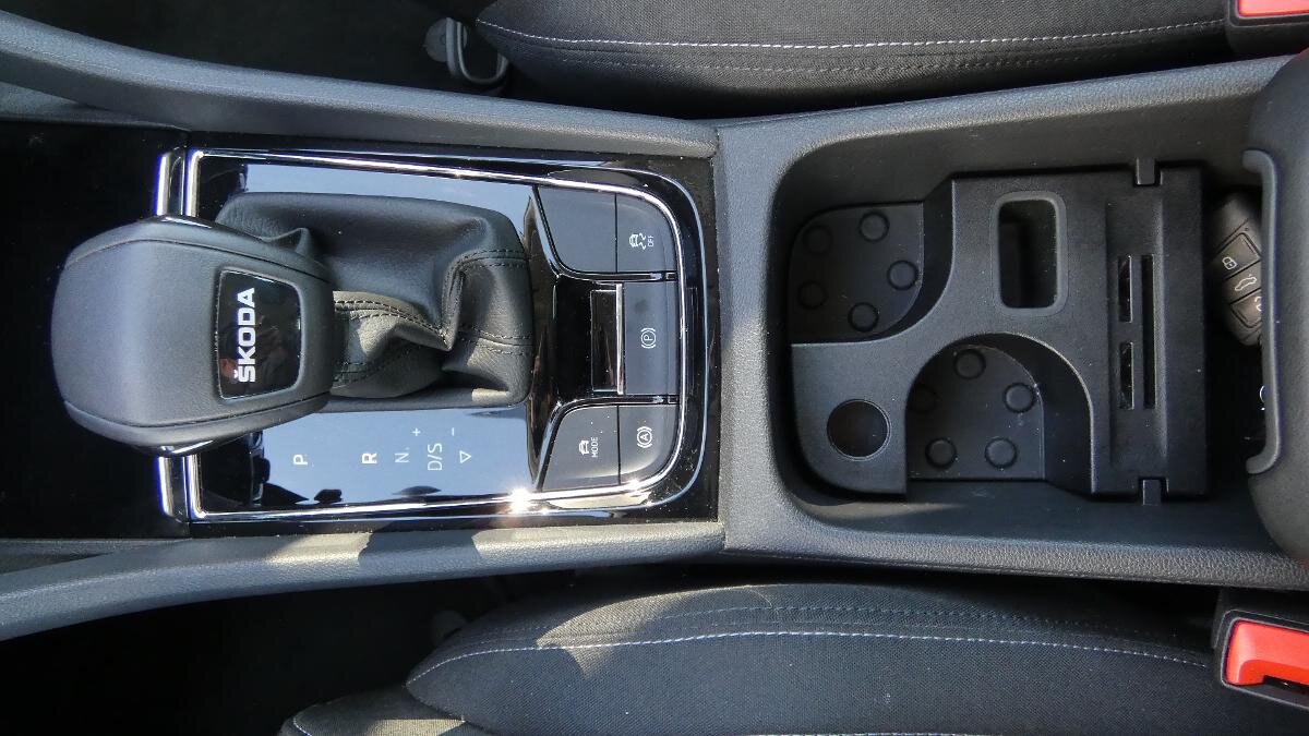 Škoda Karoq SUV / Terénní 1,5 l 110 kw