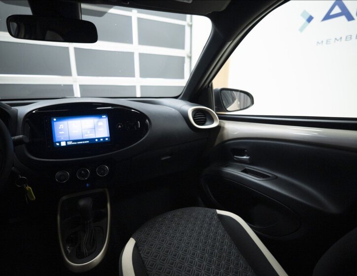 Toyota Aygo Hatchback 998,0 53 kw