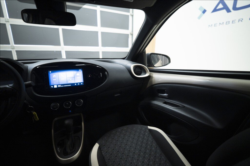 Toyota Aygo Hatchback 998,0 53 kw