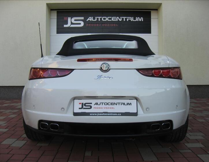 Alfa Romeo Spider 9