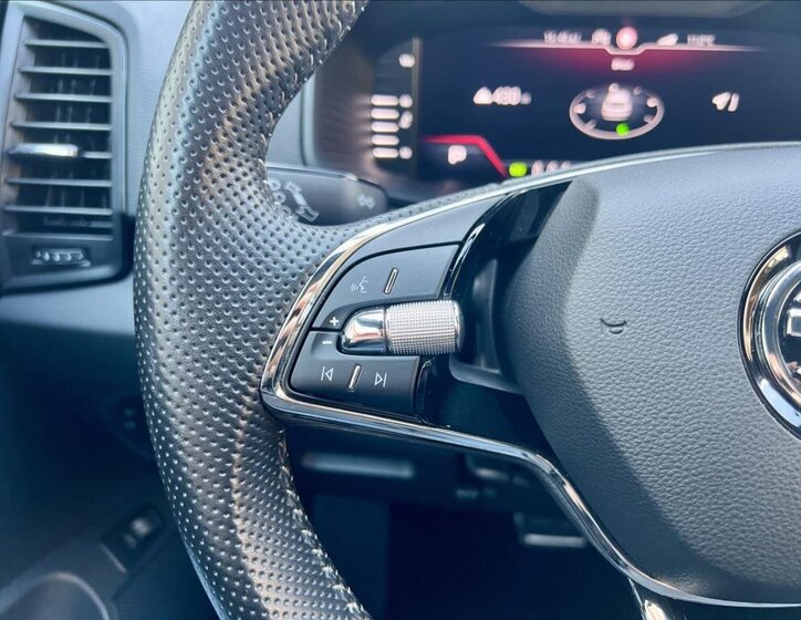 Škoda Karoq SUV 2,0 l 140 kw