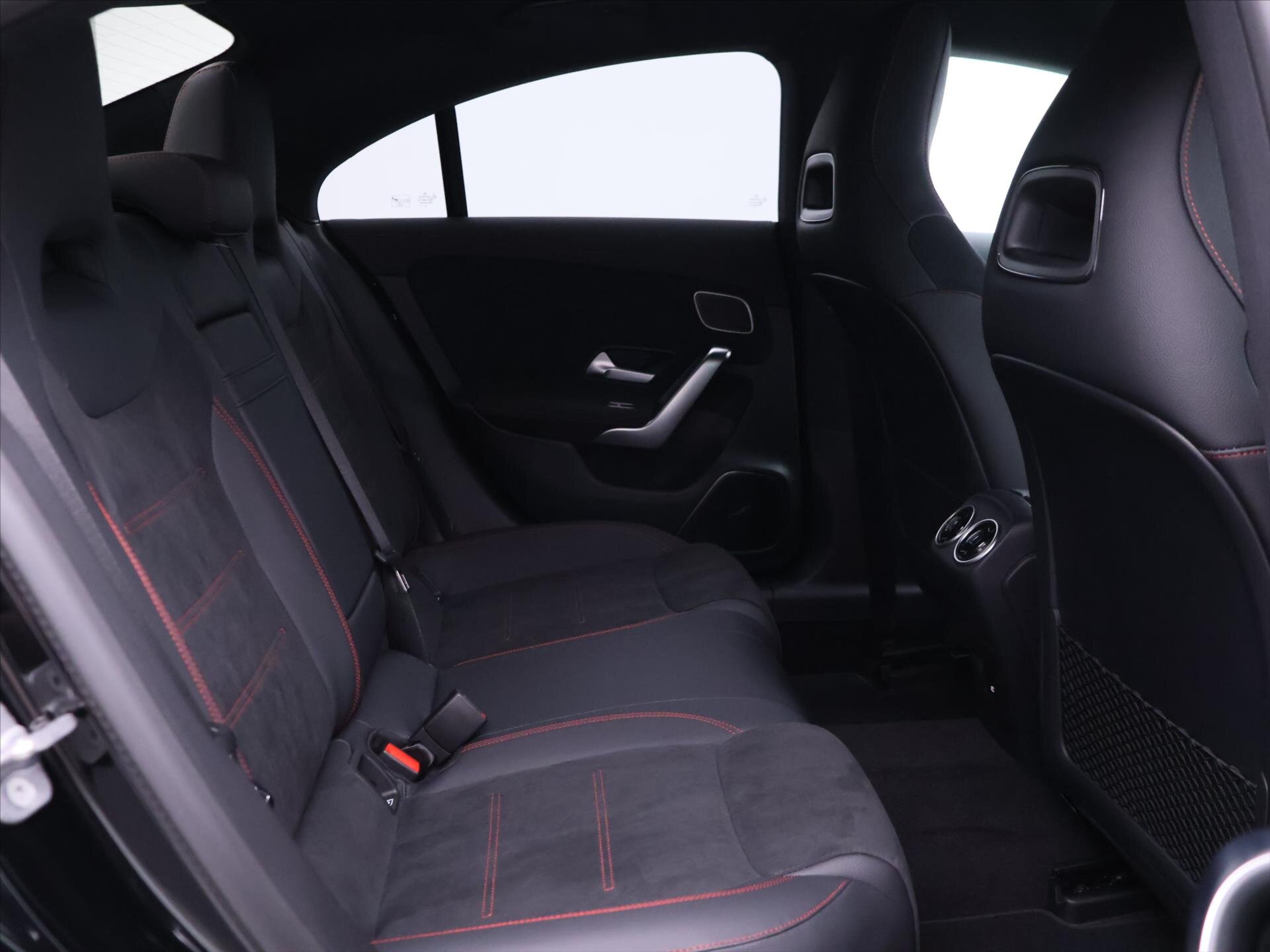 Mercedes-Benz CLA Kupé 1,3 l 120 kw