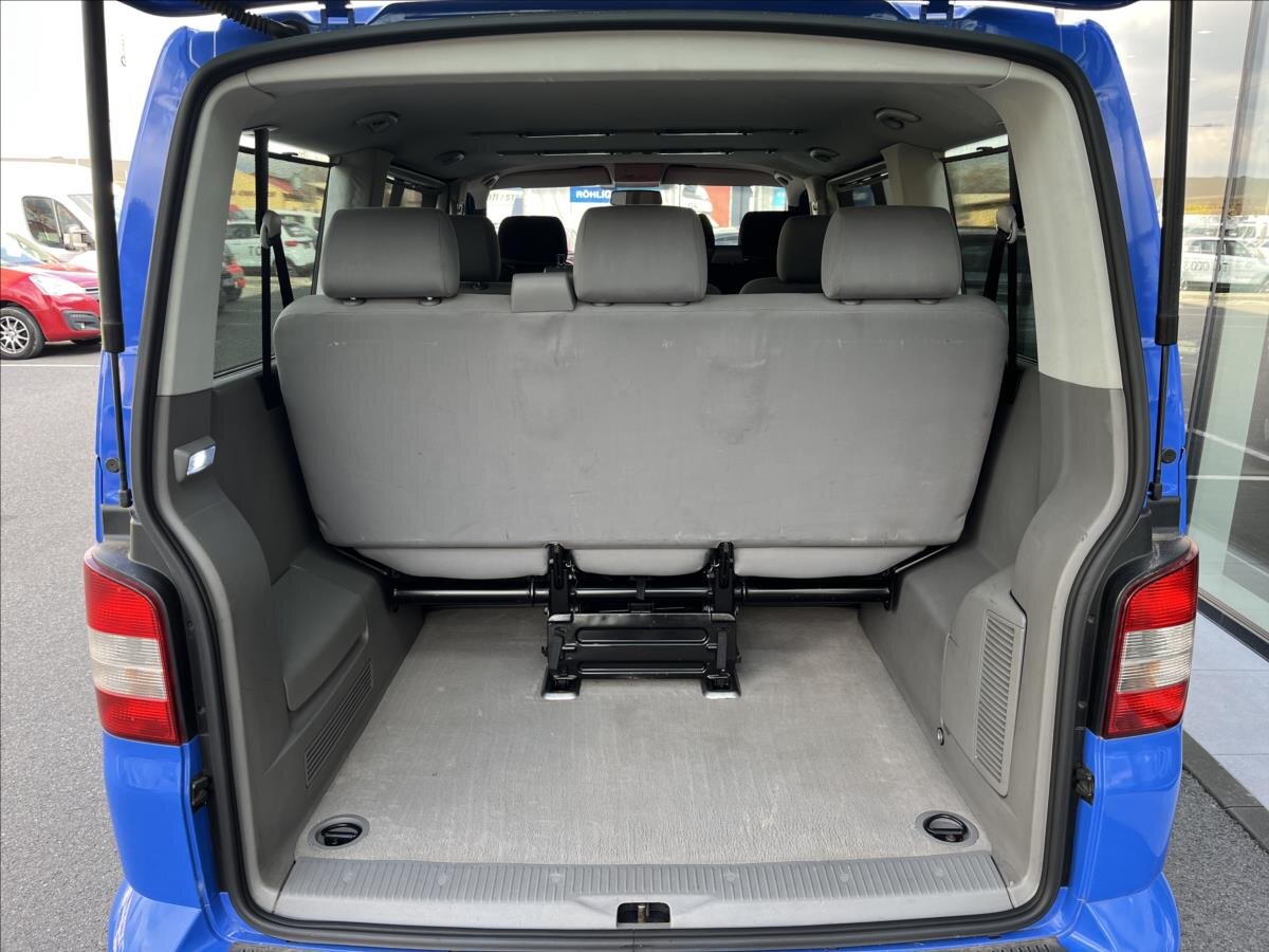 Volkswagen Caravelle MPV 2,5 l 96 kw