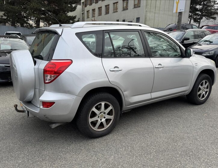 Toyota RAV4 5