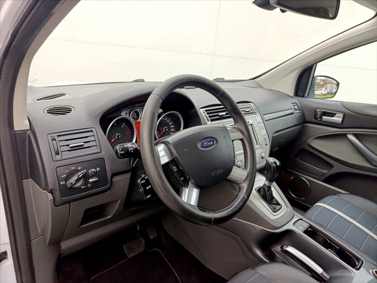 Ford Kuga SUV / Terénní 2,0 l 120 kw
