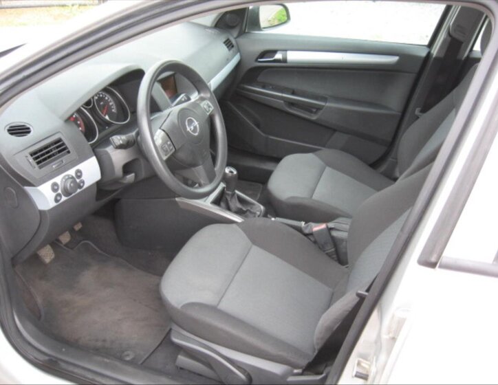 Opel Astra Hatchback 1,6 l 77 kw