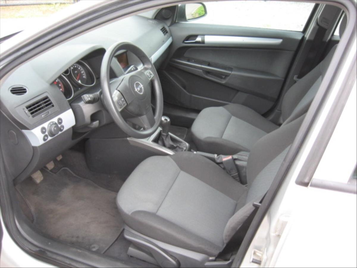 Opel Astra Hatchback 1,6 l 77 kw