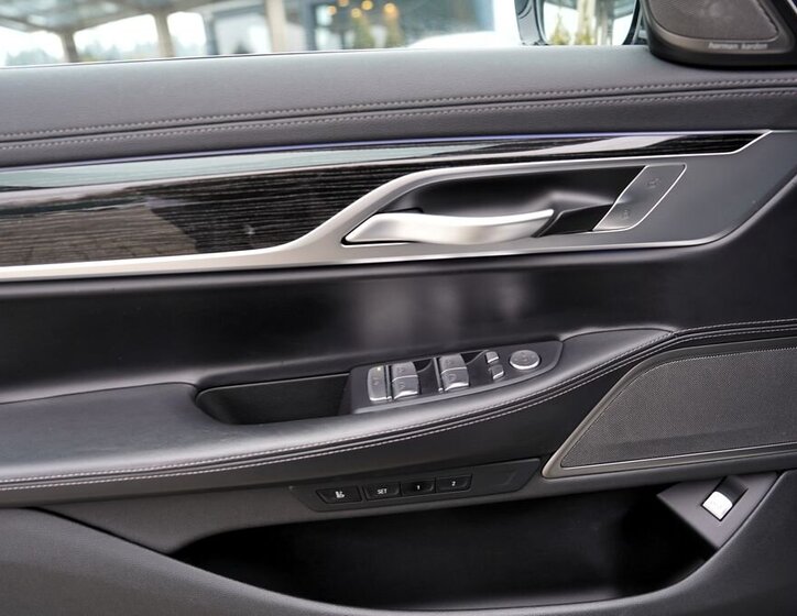 BMW Řada 7 Sedan 3,0 l 210 kw