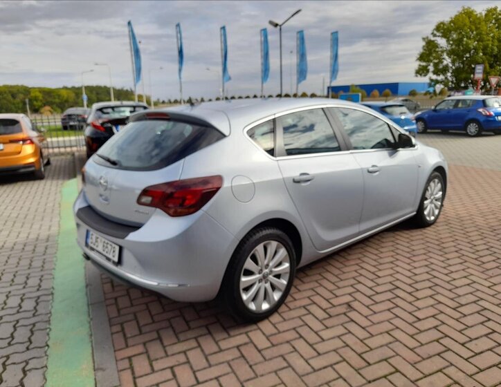 Opel Astra Hatchback 1,4 l 103 kw