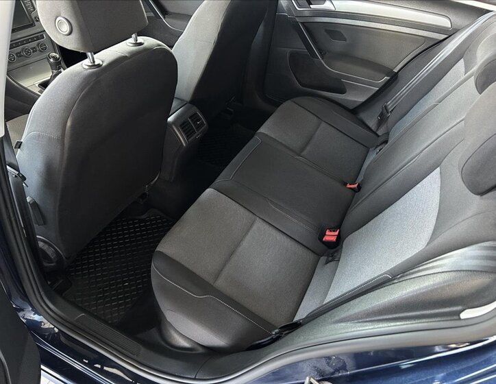 Volkswagen Golf Kombi 1,6 l 81 kw