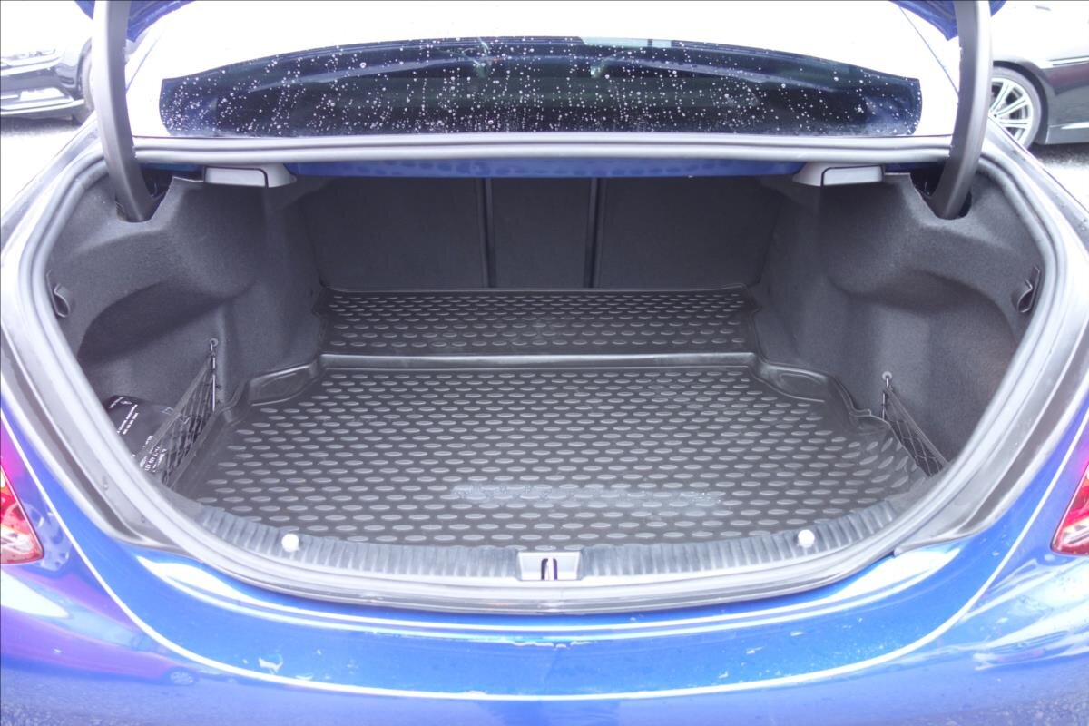 Mercedes-Benz Třídy C Sedan / Limuzína 2,0 l 143 kw
