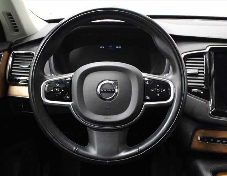 Volvo XC90 SUV / Terénní 2,0 l 173 kw