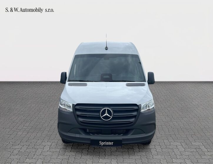 Mercedes-Benz Sprinter 2