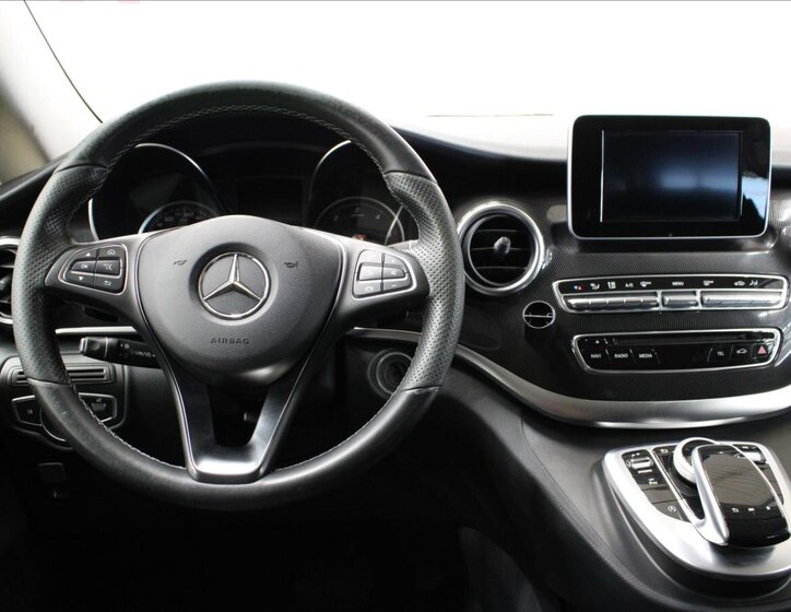 Mercedes-Benz Třídy V 29