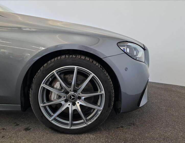 Mercedes-Benz Třídy E 22