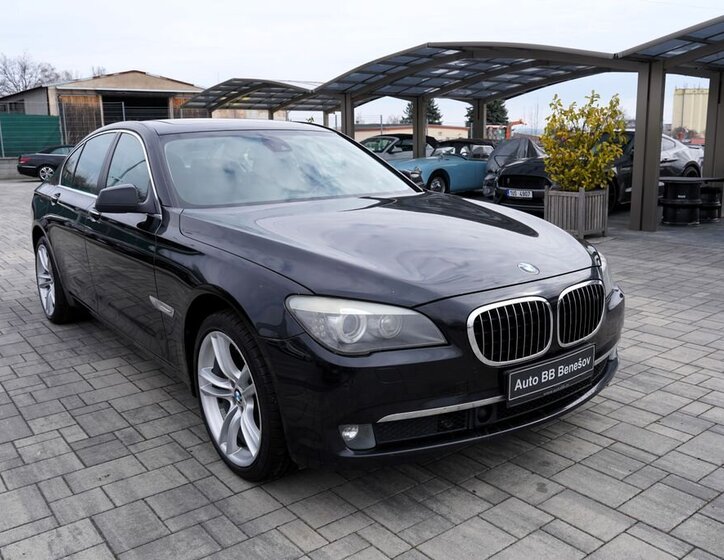 BMW Řada 7 Sedan / Limuzína 3,0 l 180 kw