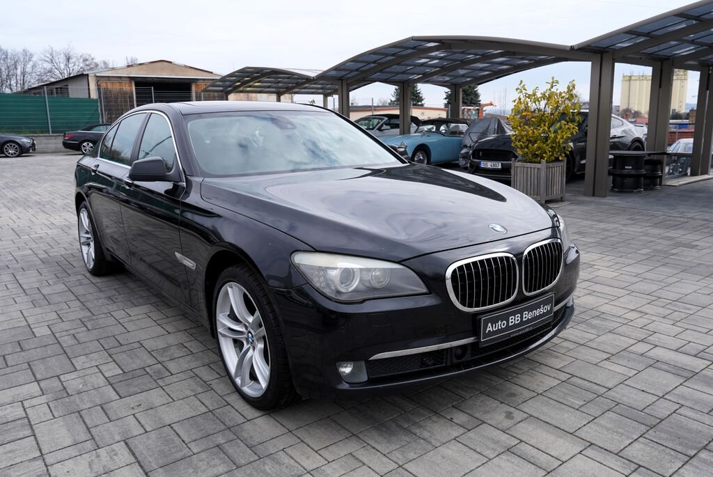 BMW Řada 7 Sedan / Limuzína 3,0 l 180 kw