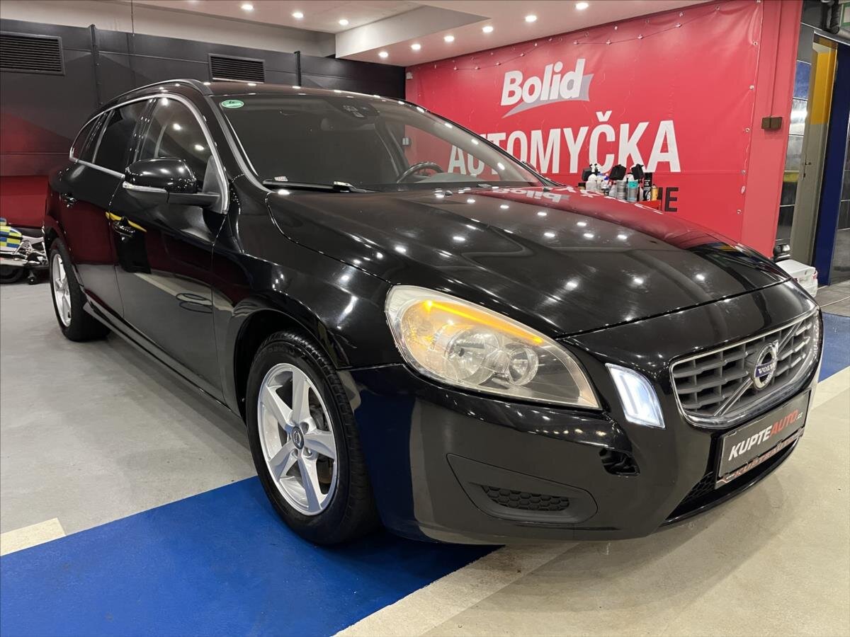 Volvo V60 Kombi 2,0 l 120 kw