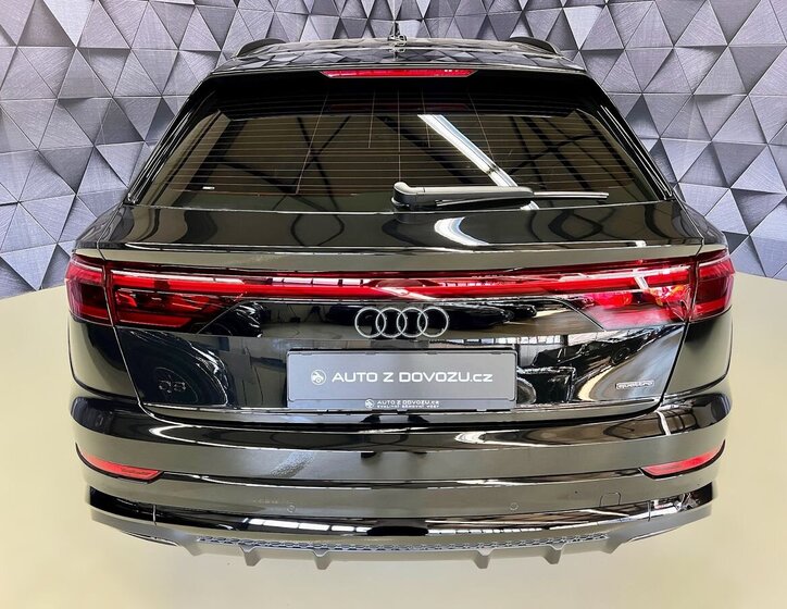 Audi Q8 SUV 3,0 l 210 kw