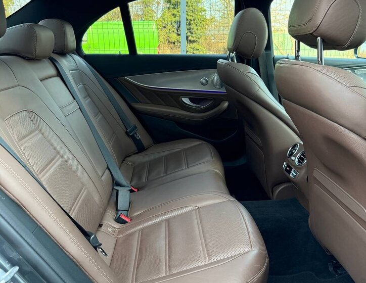 Mercedes-Benz Třídy E Sedan / Limuzína 4,0 l 420 kw