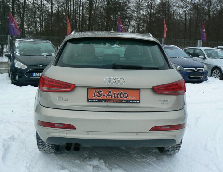 Audi Q3 6