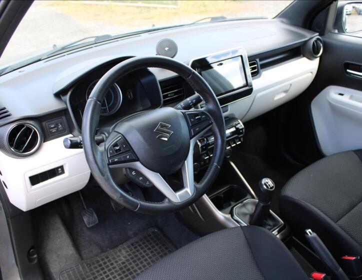 Suzuki Ignis 10
