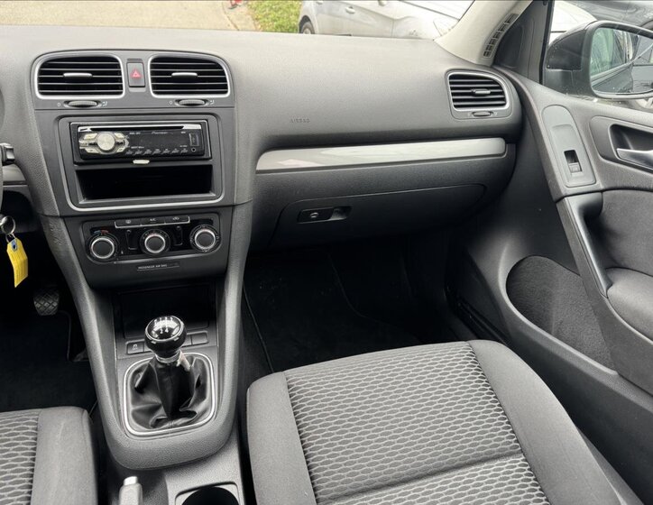 Volkswagen Golf Hatchback 1,6 l 77 kw