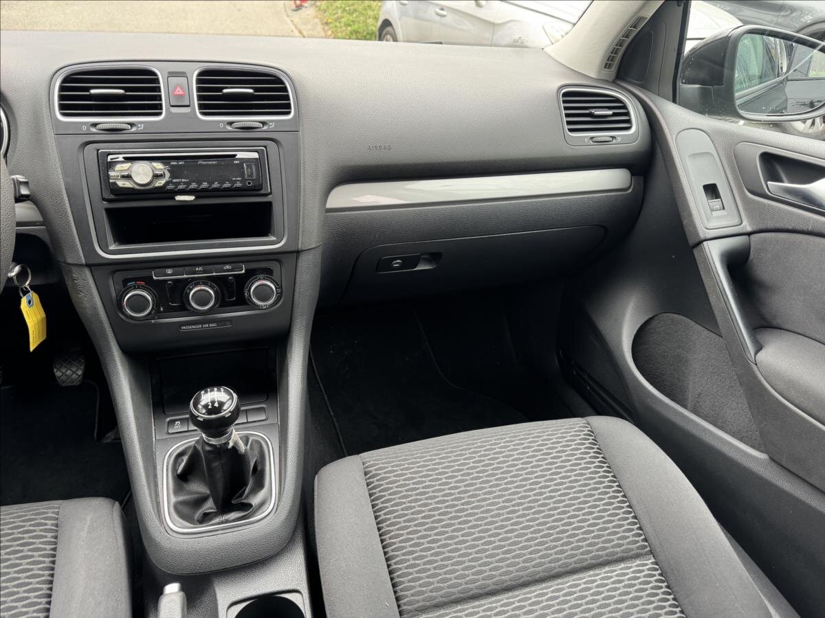 Volkswagen Golf Hatchback 1,6 l 77 kw