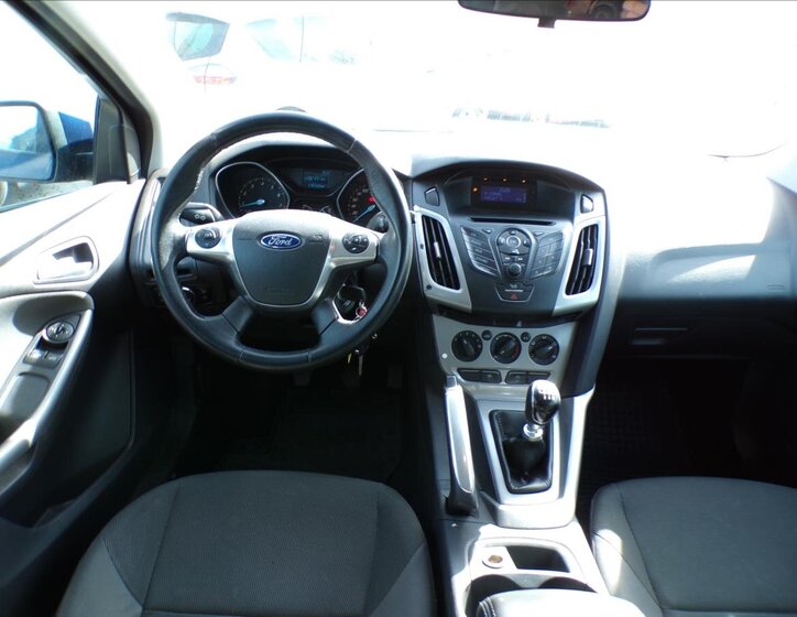 Ford Focus Kombi 998,0 92 kw