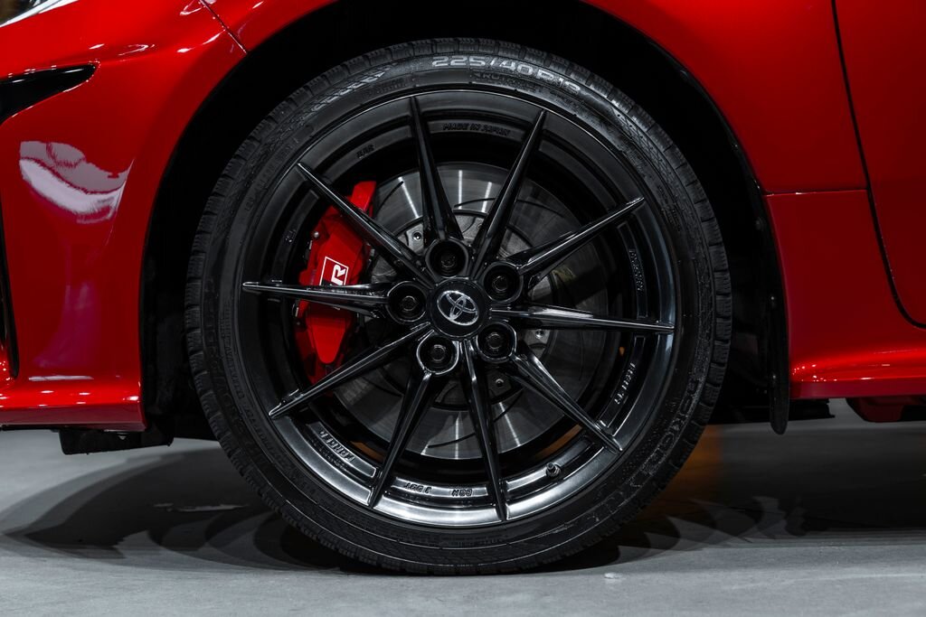 Toyota Yaris Hatchback 1,6 l 192 kw