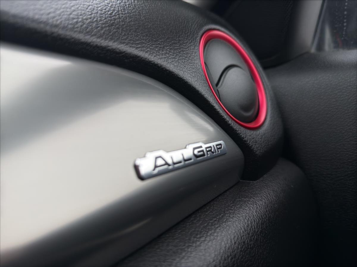 Suzuki Vitara SUV / Terénní 1,4 l 103 kw