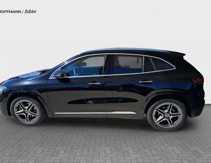 Mercedes-Benz GLA 8