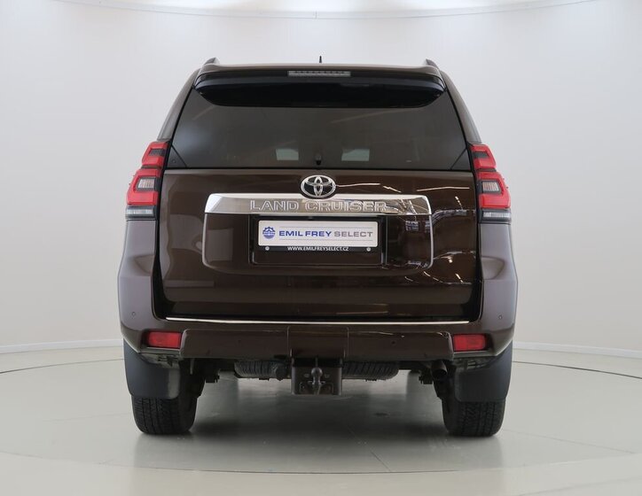 Toyota Land Cruiser 6