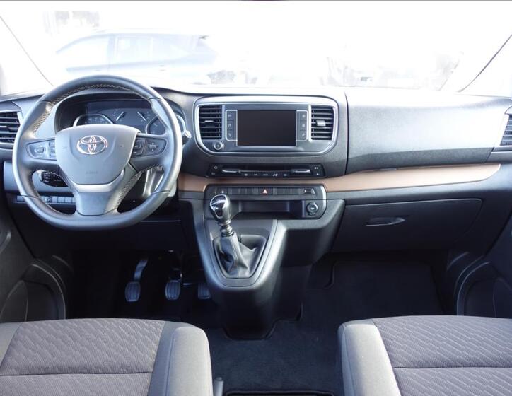 Toyota ProAce Verso 9